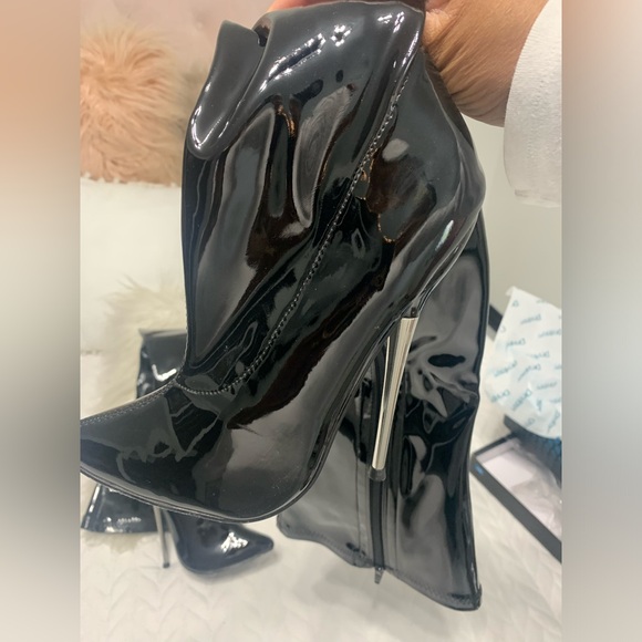 Over the knee boot - Picture 2 of 8